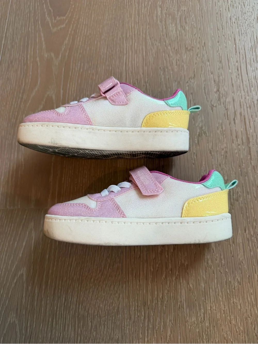 Carter’s Girls Glitter Sneakers Pink Rainbow Size 10